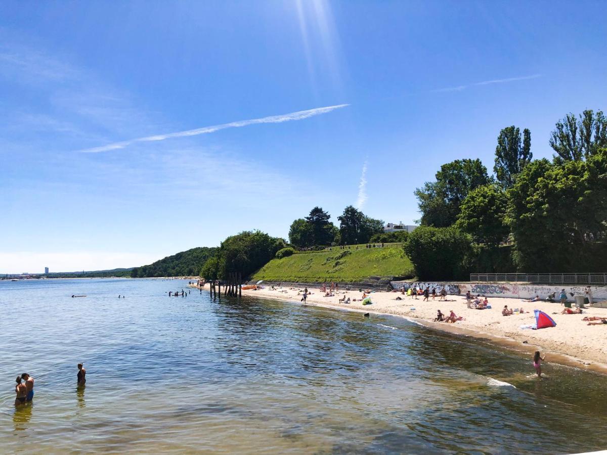 Pokoje Goscinne Przy Molo Gdynia Exterior foto